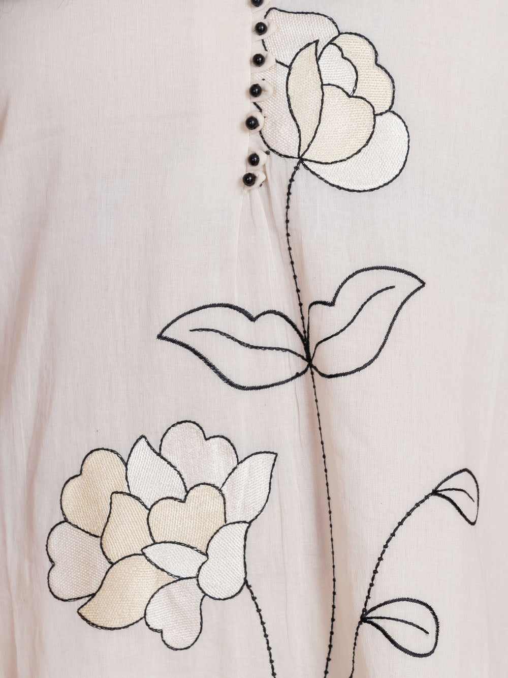 MALKORA NOIR OUTLINE EMBROIDERED SUIT SET