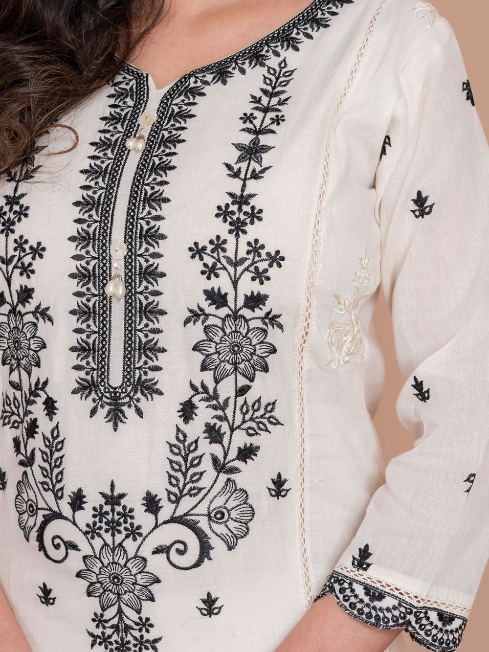 MALKORA SIGNATURE COTTON MULMUL STRAIGHT SUIT-IVORY WITH BLACK THREAD WORK