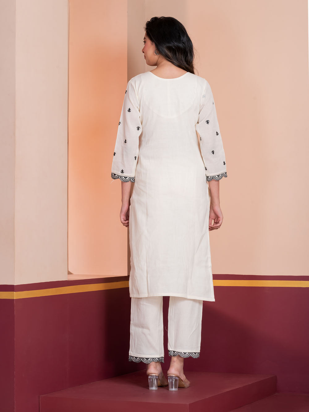 MALKORA SIGNATURE COTTON MULMUL STRAIGHT SUIT-IVORY WITH BLACK THREAD WORK