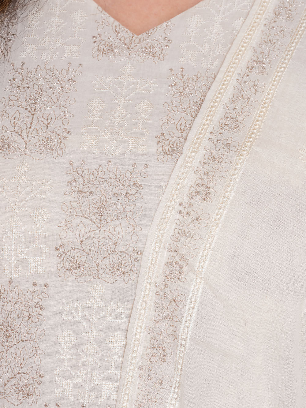 MALKORA IVORY ZARI ÉLAN EMBROIDERED ENSEMB