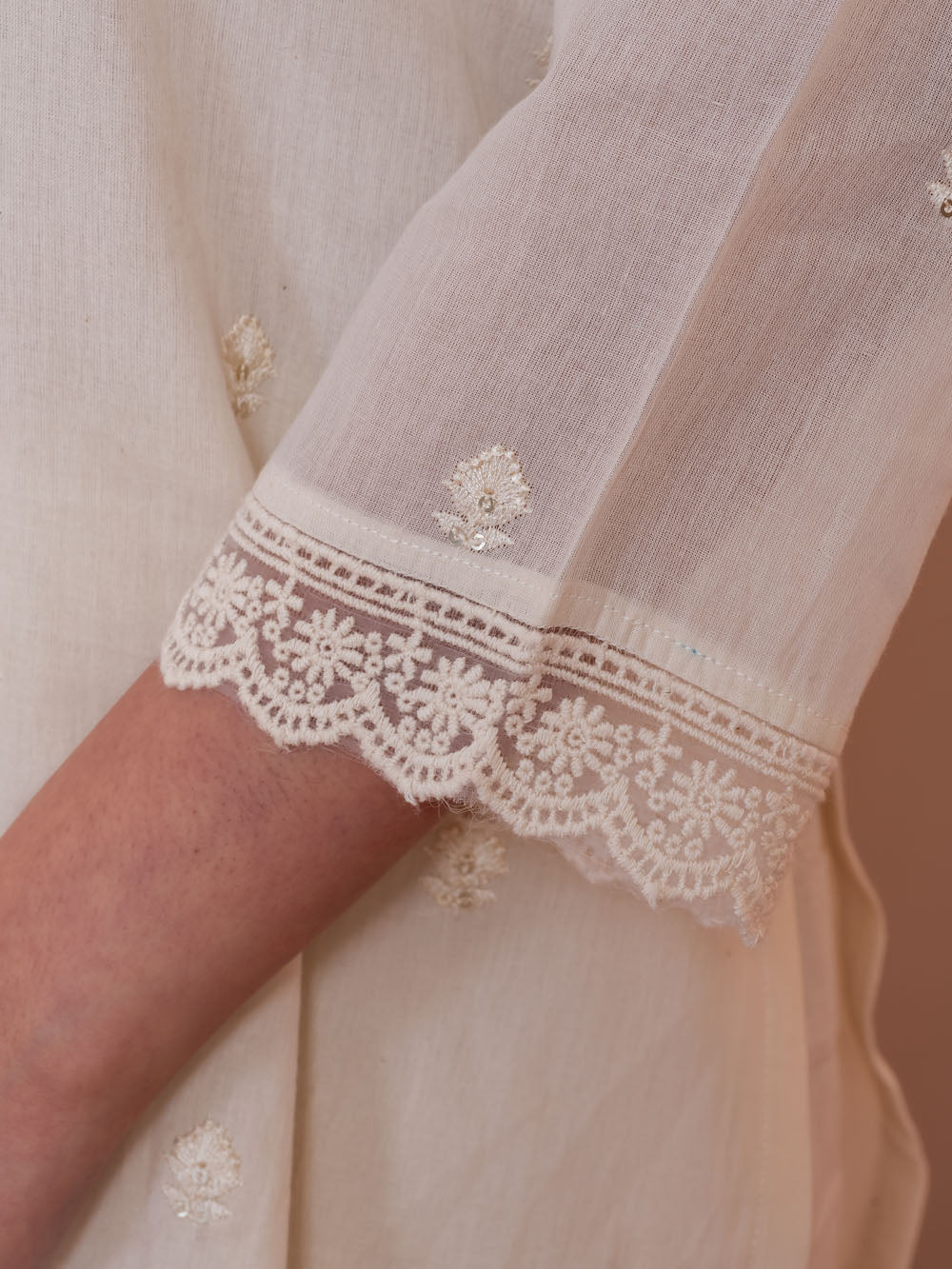 MALKORA IVORY ROSETTE EMBROIDERED SUIT SET