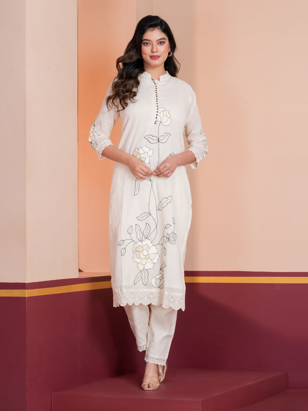 MALKORA NOIR OUTLINE EMBROIDERED SUIT SET